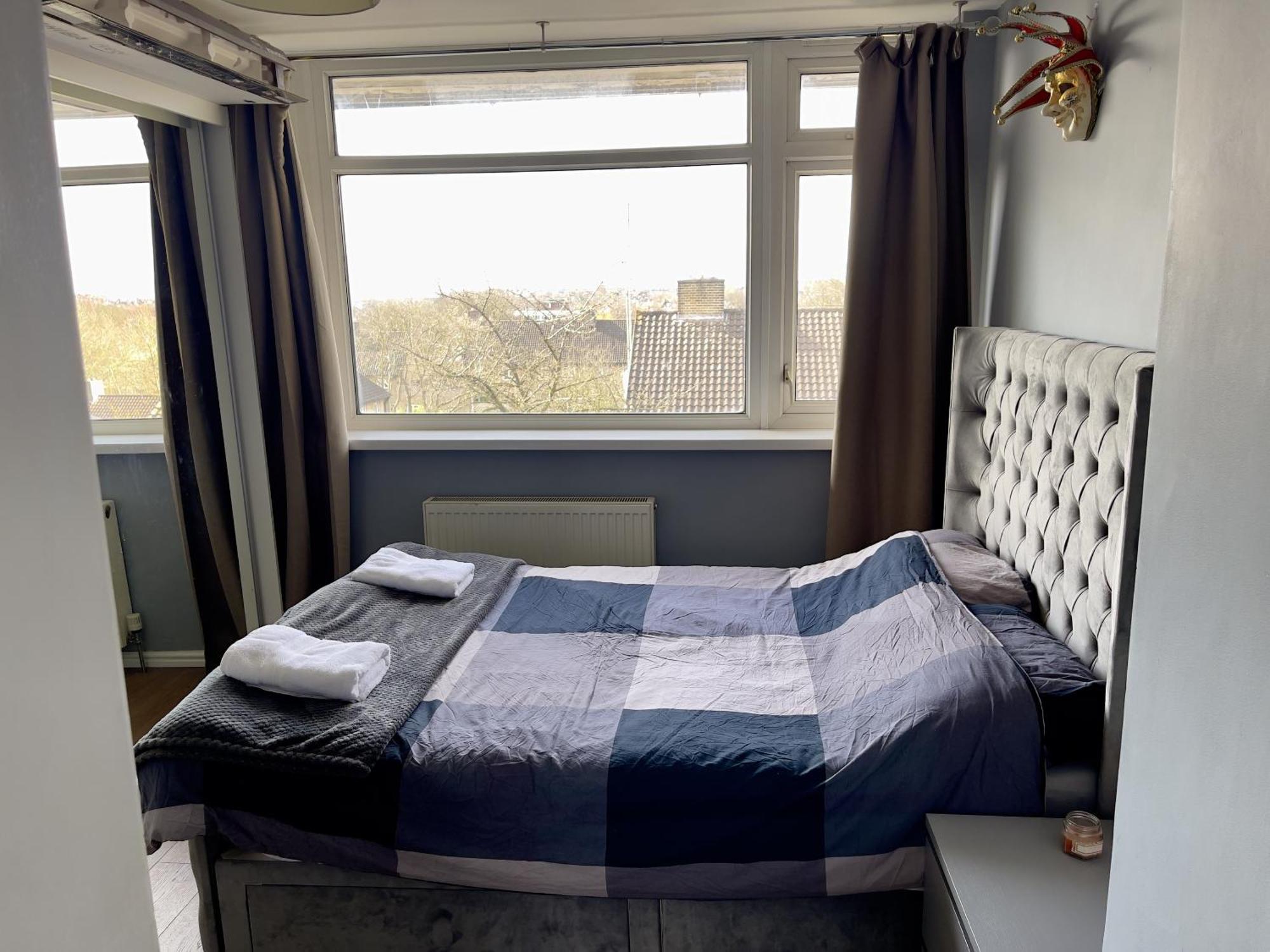 Beautiful 3-Bed Apartment At Swiss Cottage Londres Exterior foto
