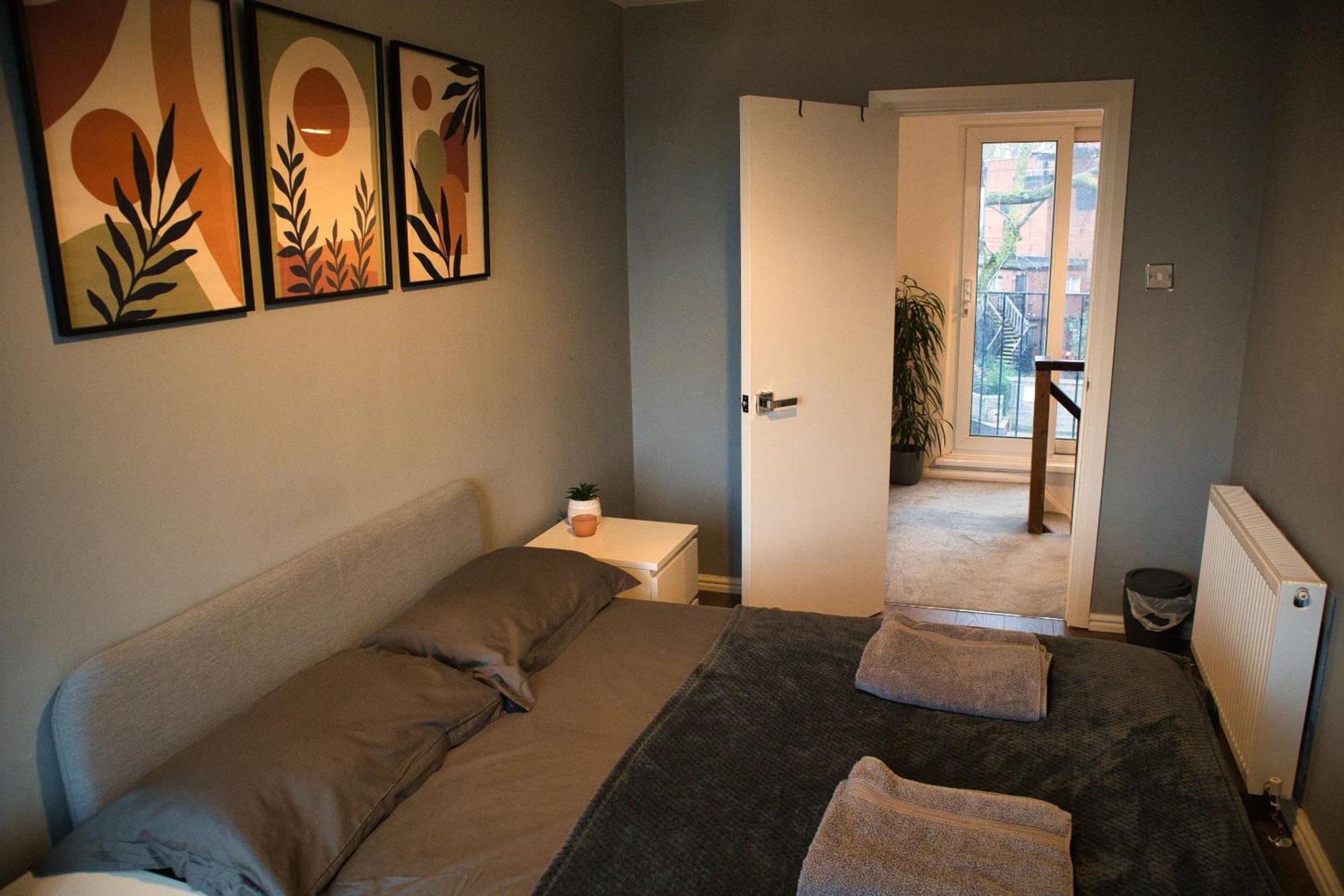 Beautiful 3-Bed Apartment At Swiss Cottage Londres Exterior foto